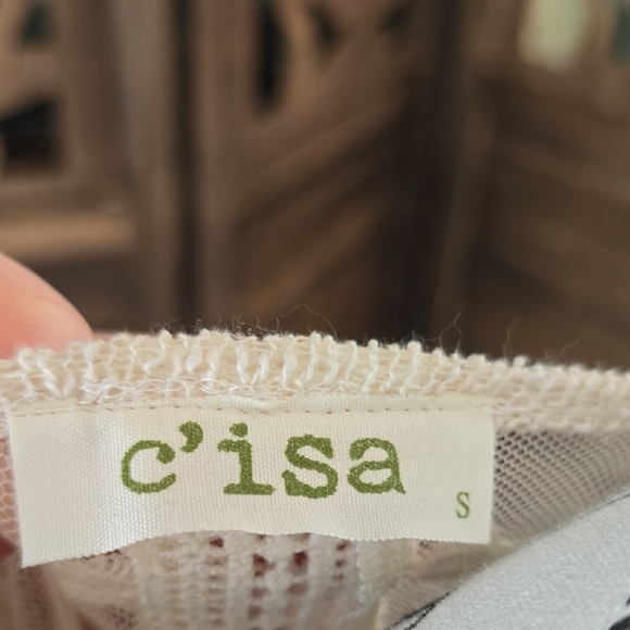 Chic Cream Short Sleeve Women's Top - Picture 4 of 6